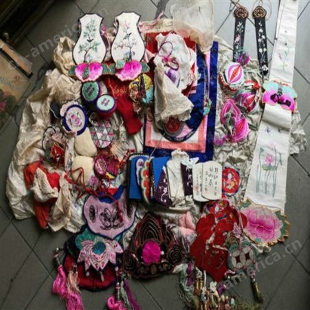 上海市老刺绣回收  老绣花衣服回收   老刺绣被面回收价格